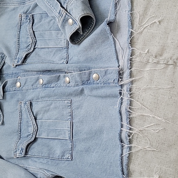 Agolde Raw Hem Light Washed Denim Jacket SIze Small - Picture 11 of 12